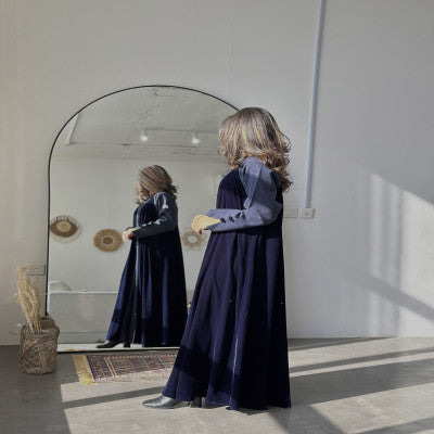 عباية الزاهية باللون الكحلي